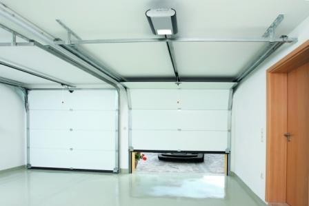 Automatyka bramy garażowej ułatwia jej otwieranie i zamykanie, fot. Normstahl Entrematic