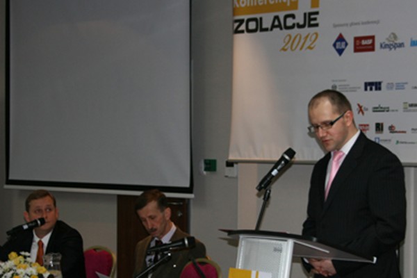 Konferencję IZOLACJE 2012 zainaugurował Tomasz Żuchowski z Ministerstwa Transportu, Budownictwa i Gospodarki Morskiej. Fot. Dom Wydawniczy Medium