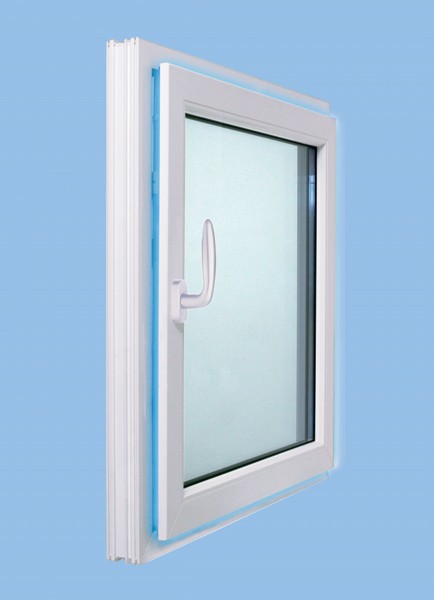 Okucie activPilot Comfort PADK umożliwia efektywne i bezpieczne wietrzenie całym obwodem okna Fot. Winkhaus