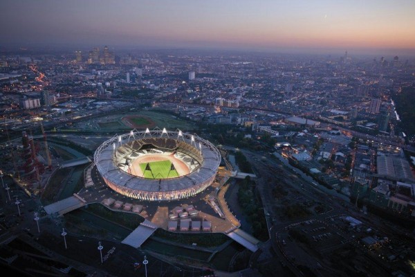 Stadion Olimpijski w Londynie - ADESILEX G19 wykorzystano do montażu bieżni lekkoatletycznej.