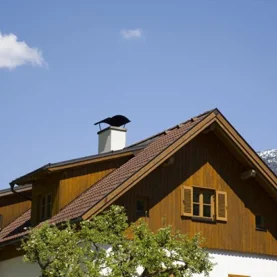 Prawidłowo zabezpieczona drewniana podbitka dachowa
