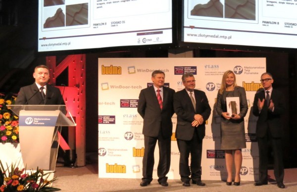 Fot. Blachy Pruszyński Małgorzata Lubczyńska odbiera Złoty Medal podczas MTB Budma 2013