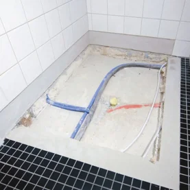 Jak przygotować powierzchnię pod prysznic