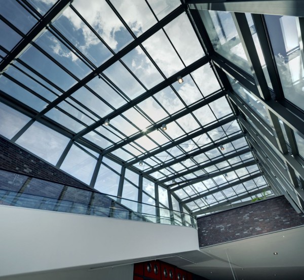 Świetlik dachowy ze szkła przeciwsłonecznego Saint-Gobain GlassFot. Saint-Gobain Glass