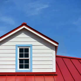 Jak samodzielnie pomalować blaszany dach?