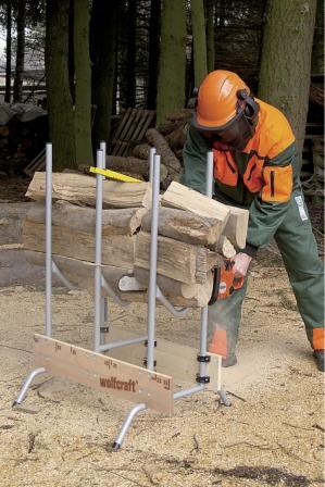  Stojak do cięcia drewna Wolfcraft znacznie ułatwia przygotowanie drewna na opał, Fot. LŁ
