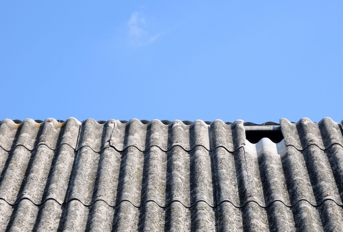 Dach z asbestu. Fot. Blachotrapez