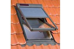 Markizy solarne AMZ Solar nie wymagają doprowadzenia prądu z wnętrza domu (fot. FAKRO)