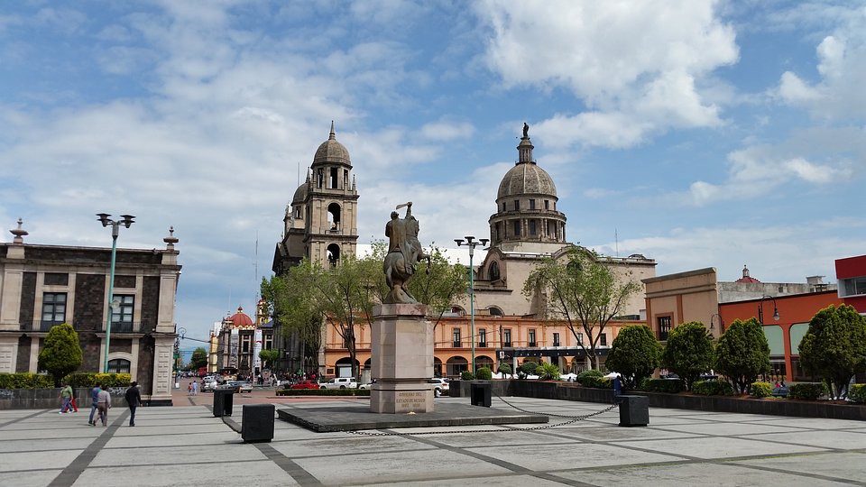 Lepsza łączność dzięki szybkiej kolei: Nowa linia „Tren Interurbano México Toluca” jest budowana między Toluca (zdjęcie) a miastem Meksyk. Zdjęcie: Geraldo Ramos /Shutterstock.com