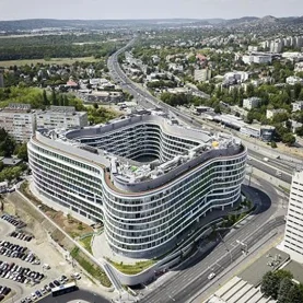 Elewacja budynku Budapest ONE została zrealizowana na specjalnej konstrukcji firmy WICONA