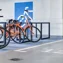 Trwa akcja „Rowerowy maj”. Inspirujące projekty stref dla rowerów na parkingach w biurowcach
