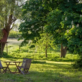 Jak wybrać meble wypoczynkowe do swojego ogrodu?