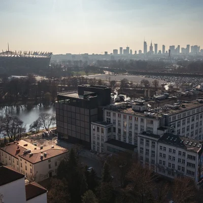 Fabryka Czekolady E.Wedel jest nie tylko słodka, ale też wpisuje się w kontekst historyczny oraz kulturowy okolicy. W jaki sposób powstawała?