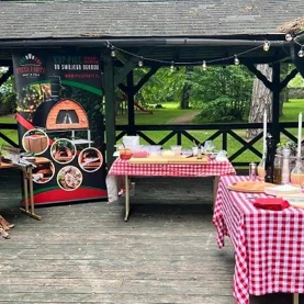 Pizza z pieca opalanego drewnem – gwóźdź eventu z klimatem