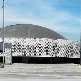Hala widowiskowo-sportowa „Urania” w Olsztynie – wyjątkowa modernizacja z rozwiązaniami Aluprof