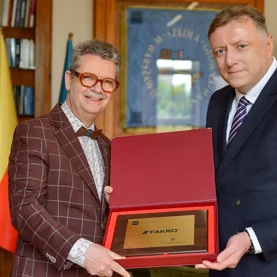 FAKRO dołączyło do Klubu Partnerów SGH 