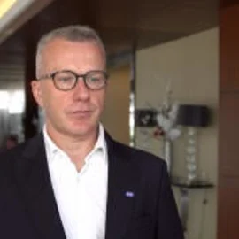 Rośnie liczba i wartość udzielonych konsumentom kredytów gotówkowych. Gorzej mają się kredyty ratalne oraz te udzielane firmom