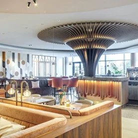 Miód, róże i biel. Niesamowity hotel sieci Van der Valk