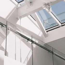 Jak dobrać uchwyty do balustrady szklanej?