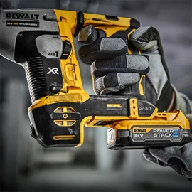 Narzędzia do ciężkich prac, na co zwracać uwagę przy wyborze młota udarowego?