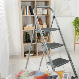 Jak wybrać solidną drabinę aluminiową do domu i ogrodu? Podpowiadamy!