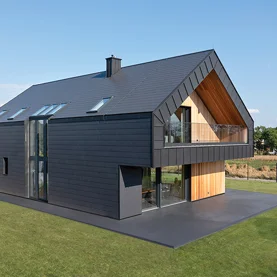 Światło, natura i technologia w nowoczesnym domu