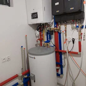 Nowoczesny gazowy kocioł kondensacyjny z podgrzewaczem c.w.u. od De Dietrich w nowym domu jednorodzinnym w Warszawie [case study]