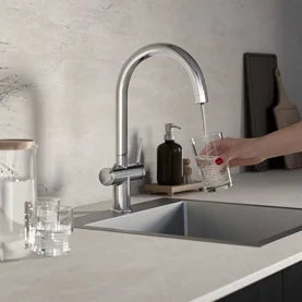 Dwa w jednym w Twojej kuchni – nowoczesna bateria z funkcją filtrowania wody