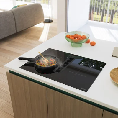 Płyta indukcyjna zintegrowana z okapem. Jak działa, do jakiej kuchni pasuje i co sprawdzić przed zakupem. Praktyczny poradnik Franke