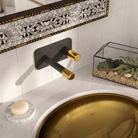 Interesujący duet – złoto i czerń w armaturze łazienkowej