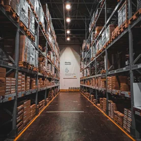 Wynajem magazynu dla małej firmy - czy to się opłaca i od czego zacząć?