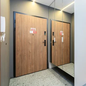 Pierwsze wrażenie zaczyna się przed domem – jak zaprojektować wejście do budynku?