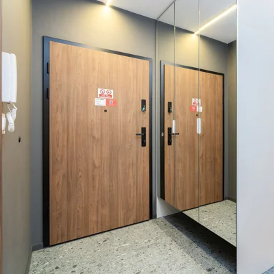 Pierwsze wrażenie zaczyna się przed domem – jak zaprojektować wejście do budynku?